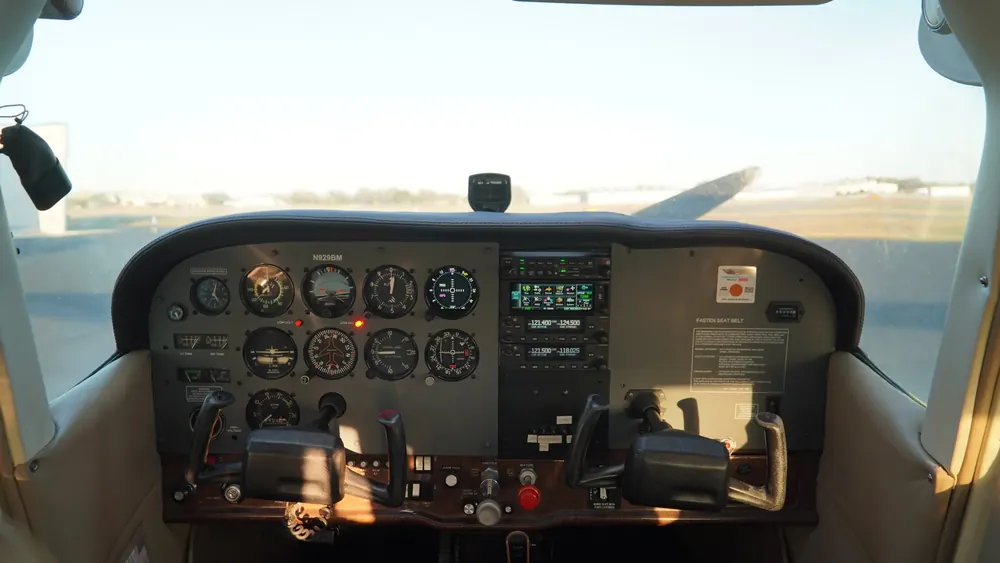 N929BM cockpit and avionics