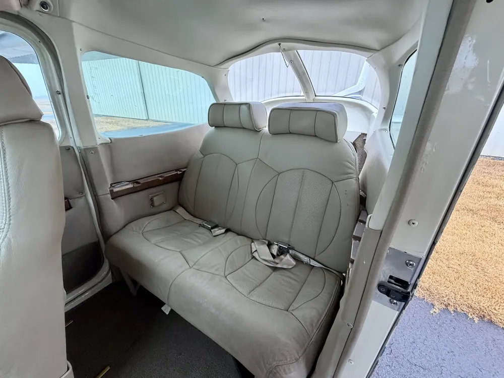 N929BM rear cabin seating